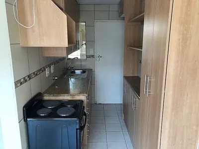 2 Bedroom Apartment For Sale in Edenvale - img