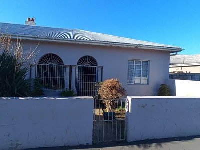3 Bedroom House For Sale in Worcester - img