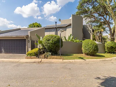 4 Bedroom House For Sale in Sandton - Ylgb.webp