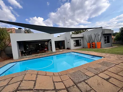 4 Bedroom House For Sale in Vanderbijlpark - gAsw.webp
