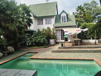 4 Bedroom House For Sale in Vanderbijlpark - NgtZ.webp