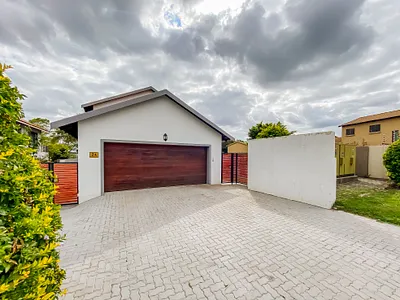 4 Bedroom House For Sale in Midrand - img