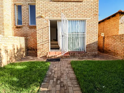 2 Bedroom Townhouse For Sale in Centurion - img