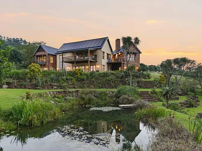 6 Bedroom House For Sale in Hillcrest - YXJW.webp