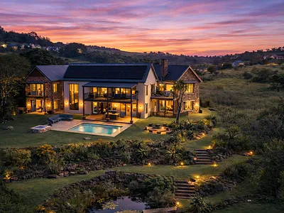 6 Bedroom House For Sale in Hillcrest - img