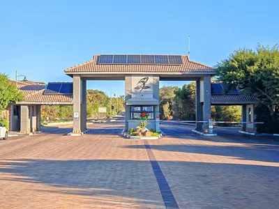 3 Bedroom Apartment For Sale in Langebaan - fw2M.webp