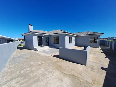 3 Bedroom House For Sale in Jeffreys Bay - img