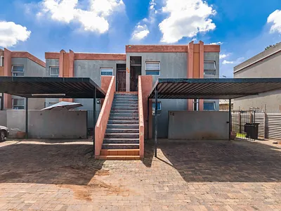 1 Bedroom Apartment For Sale in Roodepoort - img