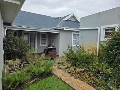 3 Bedroom Townhouse For Sale in Sedgefield - 2Cfi.webp