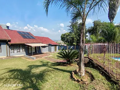 4 Bedroom House For Sale in Newcastle - img