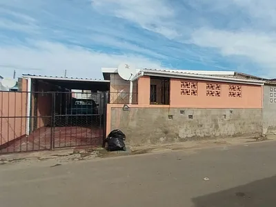 4 Bedroom House For Sale in East London - dhhe.webp