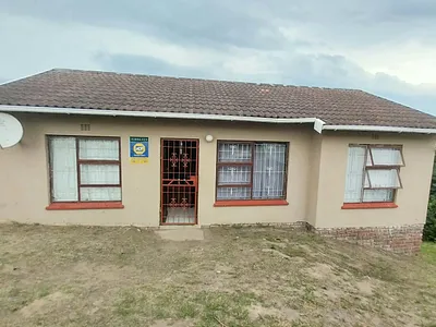 3 Bedroom House For Sale in East London - cCIe.webp