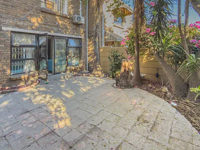 3 Bedroom Townhouse For Sale in Blouberg - aM3t.webp