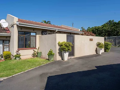 2 Bedroom Townhouse For Sale in Scottburgh - img