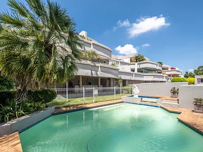 3 Bedroom Apartment To Rent in Bedfordview - yl0P.webp