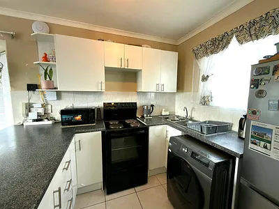 2 Bedroom Apartment To Rent in Blouberg - 2jwp.webp