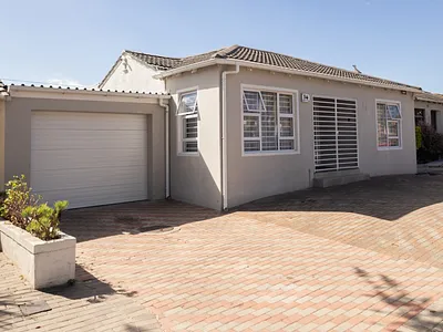 4 Bedroom House For Sale in Brackenfell - MBBE.webp
