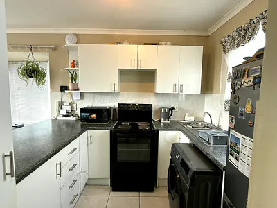 2 Bedroom Apartment To Rent in Blouberg - wQ9D.webp