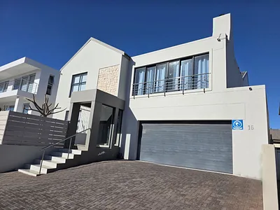 5 Bedroom House For Sale in Langebaan - img