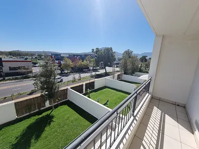 2 Bedroom Apartment To Rent in Somerset West - a2LK.webp