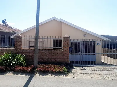 3 Bedroom House For Sale in East London - KGoE.webp
