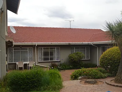 3 Bedroom House To Rent in Roodepoort - img