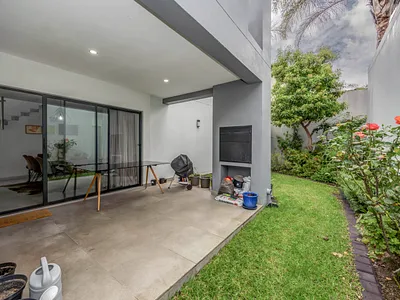 3 Bedroom House For Sale in Sandton - fysE.webp