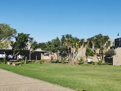 2 Bedroom Apartment For Sale in Jeffreys Bay - Hy7q.webp