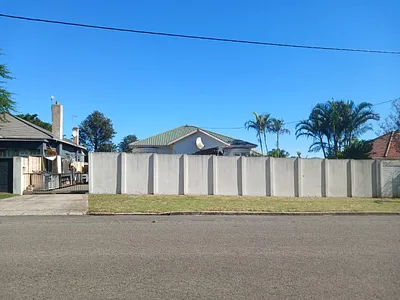 3 Bedroom House For Sale in East London - sLOP.webp