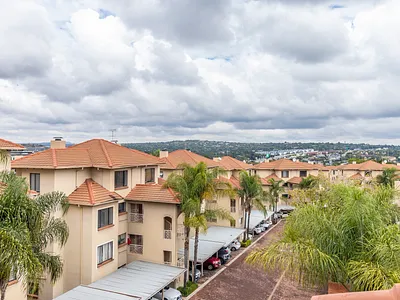 2 Bedroom Apartment For Sale in Sandton - zjyE.webp
