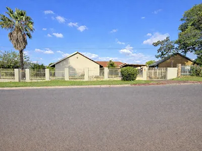 5 Bedroom House For Sale in Witbank - img