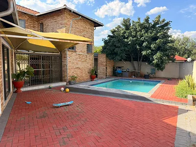 4 Bedroom Apartment For Sale in Rustenburg - Sxu7.webp