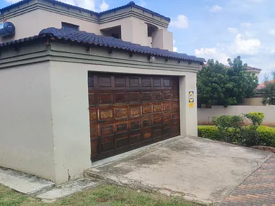 4 Bedroom House For Sale in Rustenburg - KY2H.webp