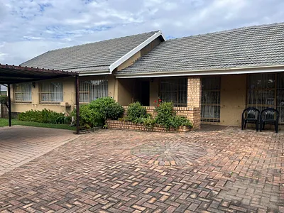 4 Bedroom House For Sale in Edenvale - Erku.webp