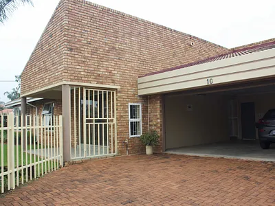 2 Bedroom Townhouse For Sale in Kempton Park - img