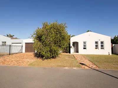3 Bedroom House For Sale in Goodwood - 4CC7.webp
