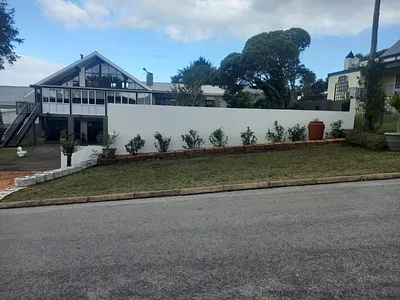 5 Bedroom House For Sale in Stilbaai West, Stilbaai - lRDo.webp