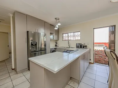 3 Bedroom Townhouse For Sale in Roodepoort - Mfmo.webp