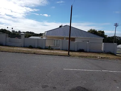 2 Bedroom Townhouse For Sale in East London - Ro1z.webp