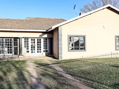 8 Bedroom House To Rent in Pietermaritzburg - YeYJ.webp