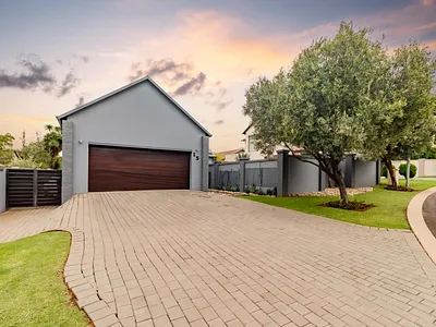 3 Bedroom Townhouse For Sale in Centurion - YKLx.webp