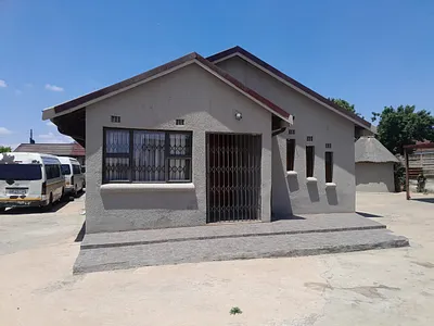 4 Bedroom House For Sale in Brakpan - Q87z.webp