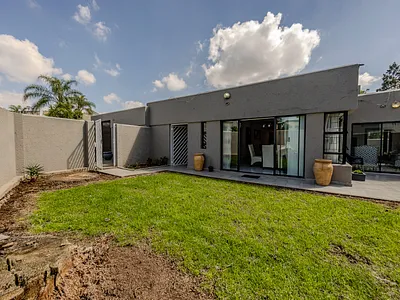 3 Bedroom Townhouse For Sale in Roodepoort - qbR6.webp