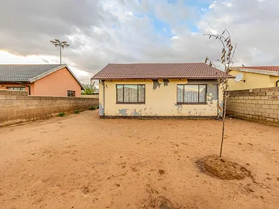 2 Bedroom House For Sale in Randfontein - MLYe.webp