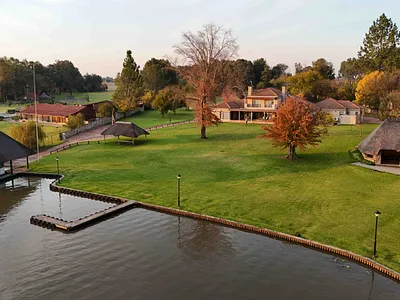 4 Bedroom House For Sale in Vanderbijlpark - 2XhS.webp