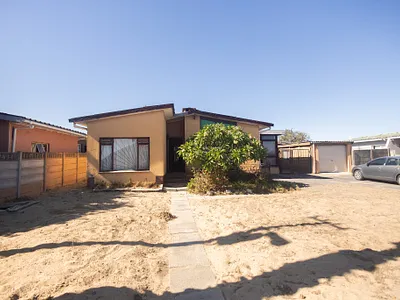 4 Bedroom House For Sale in Kraaifontein - G1Ep.webp