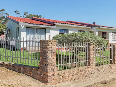 5 Bedroom House For Sale in Napier - IBQB.webp