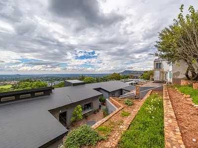 4 Bedroom House For Sale in Randburg - FQyv.webp