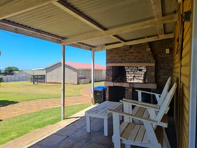 3 Bedroom Townhouse To Rent in Jeffreys Bay - huVe.webp