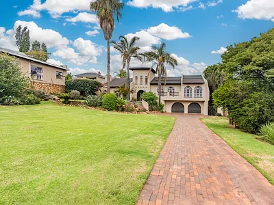 3 Bedroom House To Rent in Roodepoort - ehI5.webp